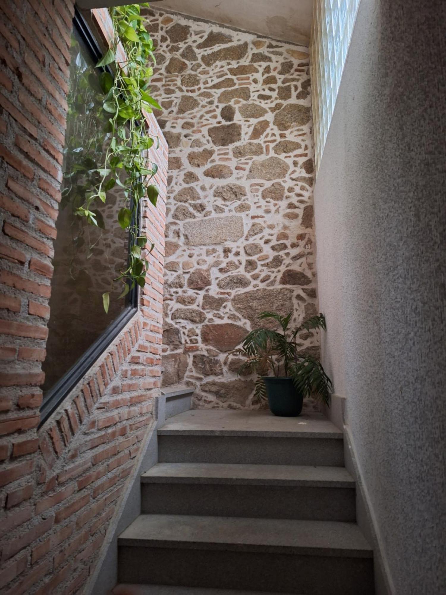 Hostal El Patio Restaurante San Bartolome de Pinares Exterior photo